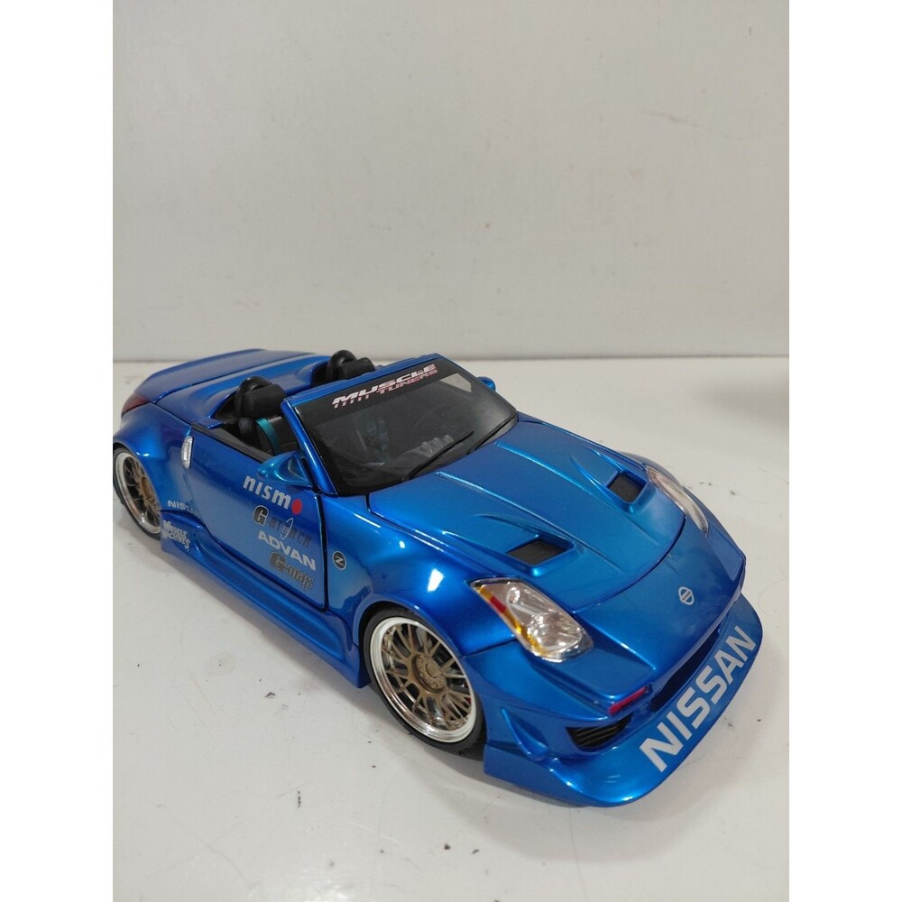 Muscle Machines Tuners 1:18 DieCast Nismo 2004 Nissan 350z Convertible Sport Car